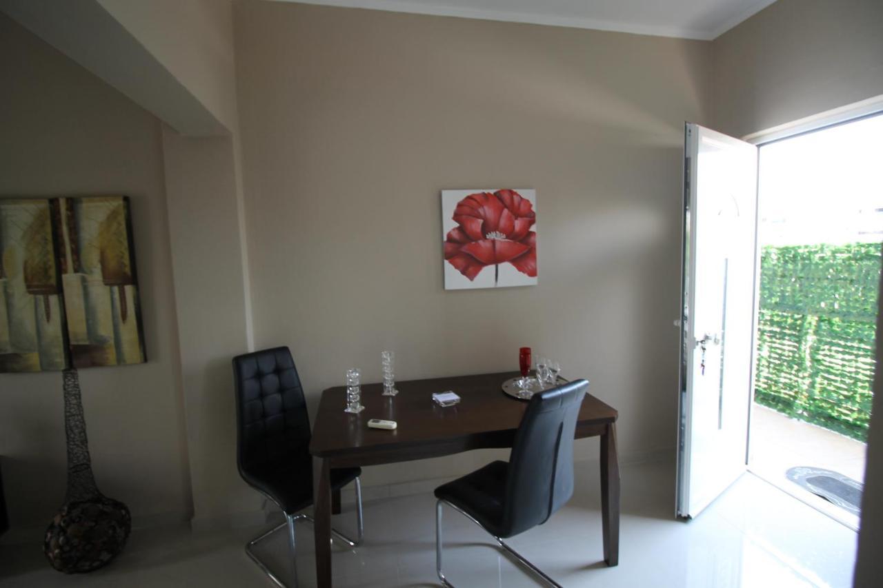 Christa'S Home Near Ath Airport Markópoulon 외부 사진